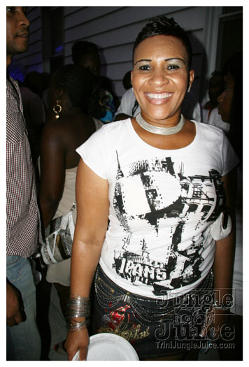 under_the_trees_2010_july4-073