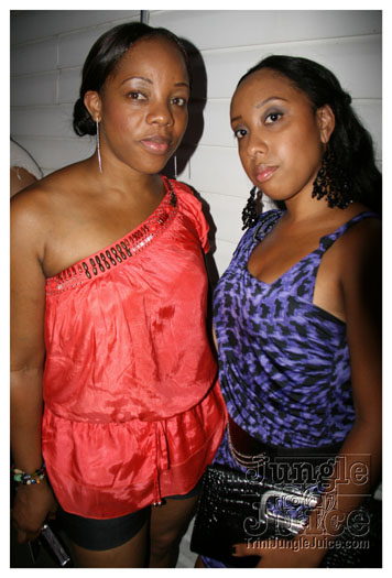 under_the_trees_2010_july4-075