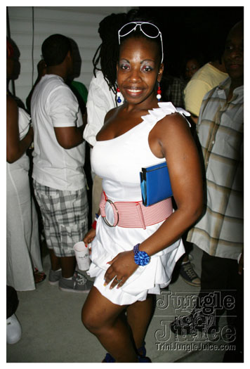 under_the_trees_2010_july4-076