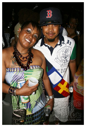 under_the_trees_2010_july4-077