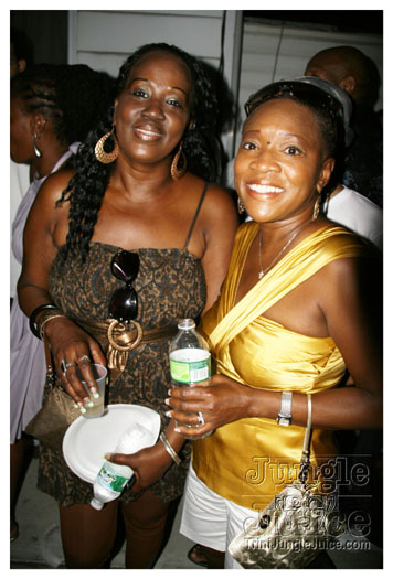 under_the_trees_2010_july4-083