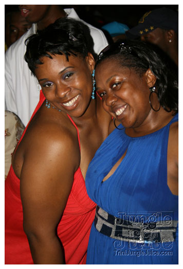 under_the_trees_2010_july4-085