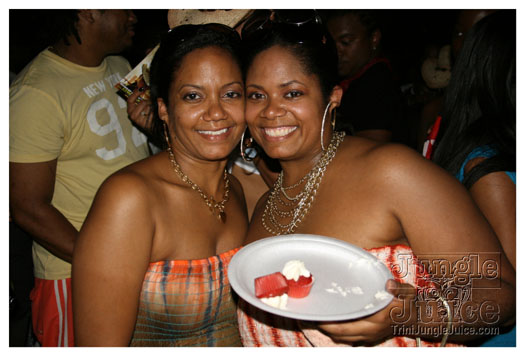 under_the_trees_2010_july4-086