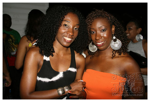 under_the_trees_2010_july4-090