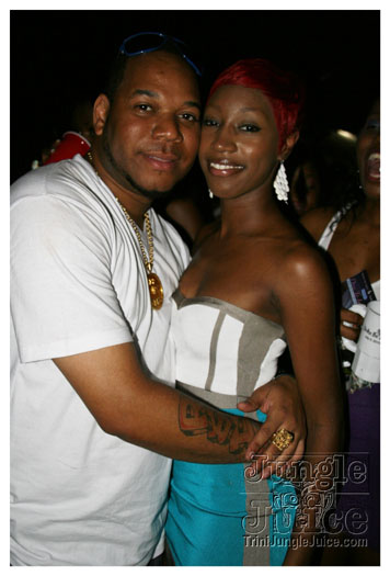 under_the_trees_2010_july4-092