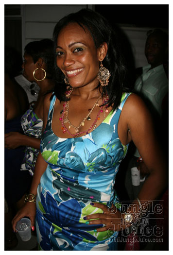 under_the_trees_2010_july4-093