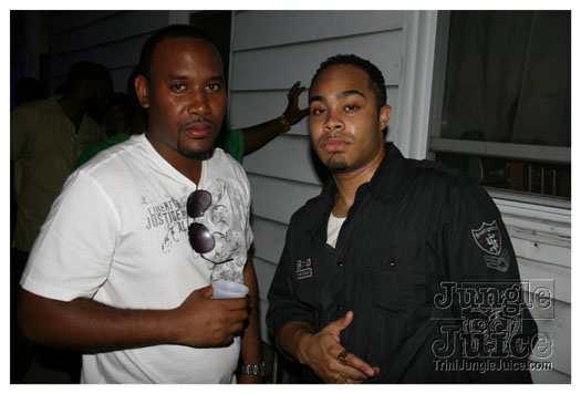 under_the_trees_2010_july4-097