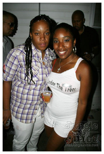 under_the_trees_2010_july4-100