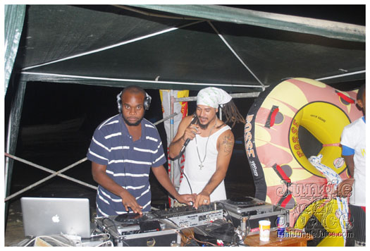 waterholics_anniv_2010_jul31-050