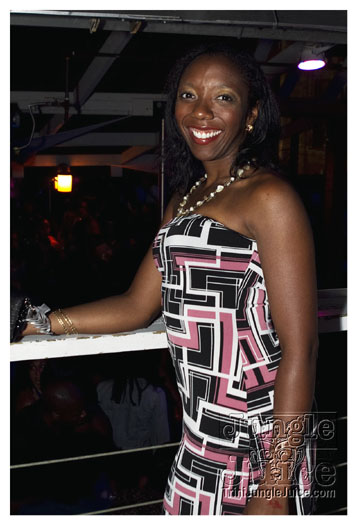 wed_on_the_roof_jul28-014