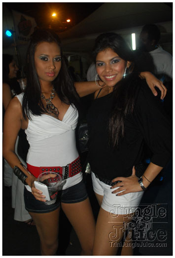 wicked_in_white_2010-103