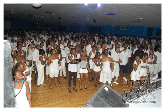 12th_annual_wear_white_may29-055
