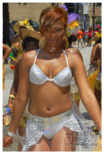 atl_carnival_parade_2011_part1-013
