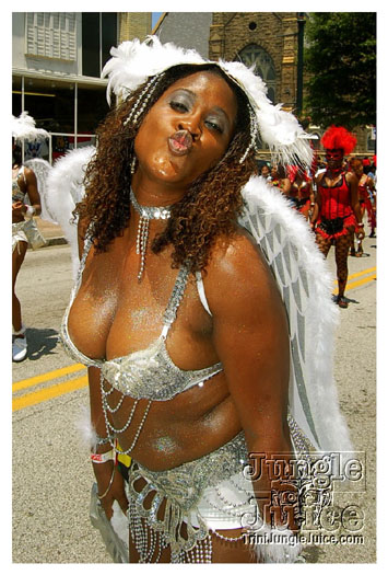 atl_carnival_parade_2011_part1-018