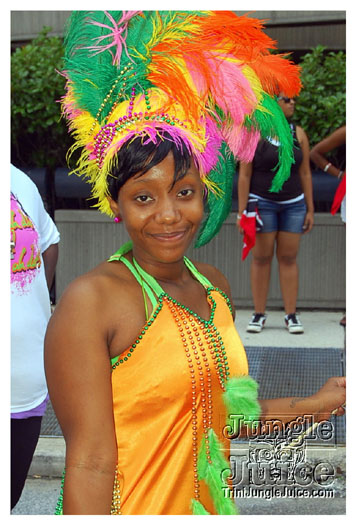 atl_carnival_parade_2011_part1-055