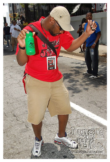 atl_carnival_parade_2011_part1-071