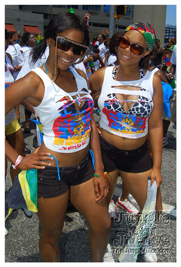 atl_carnival_parade_2011_part1-075