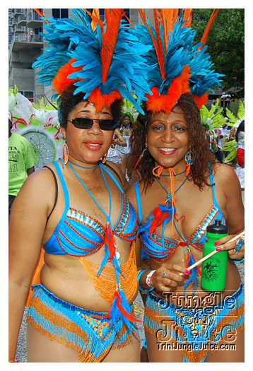 atl_carnival_parade_2011_part1-087