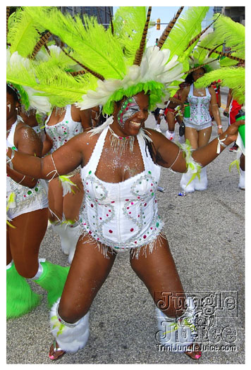 atl_carnival_parade_2011_part1-093