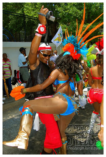 atl_carnival_parade_2011_part1-101