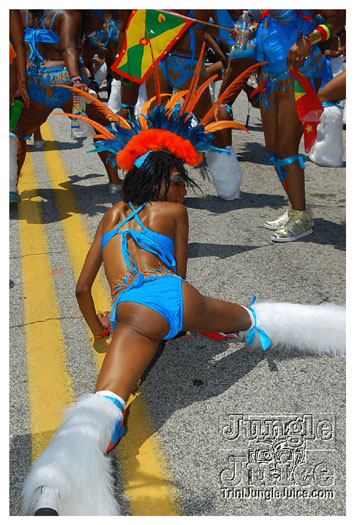 atl_carnival_parade_2011_part1-106