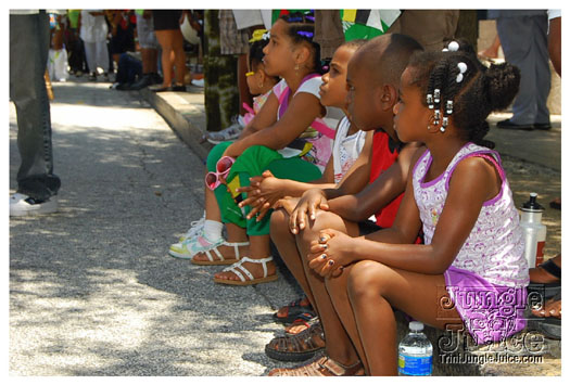 atl_carnival_parade_2011_part1-112