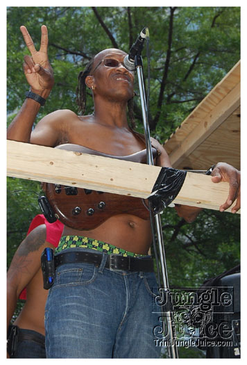 atl_carnival_parade_2011_part1-130