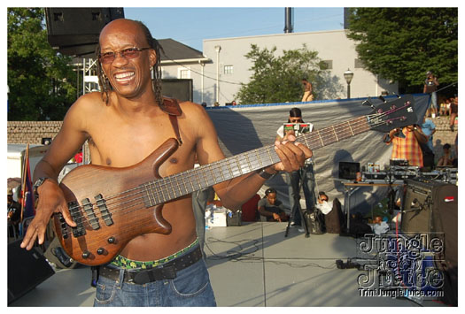 atl_carnival_parade_2011_part1-242