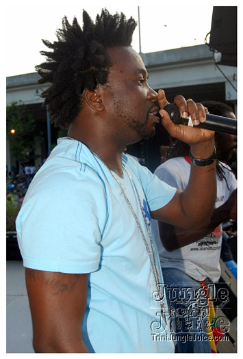 atl_carnival_parade_2011_part1-245