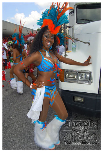 atl_carnival_parade_2011_part2-011