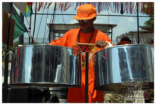 atl_carnival_parade_2011_part2-049