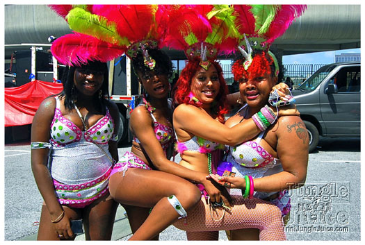 atl_carnival_parade_2011_part2-050