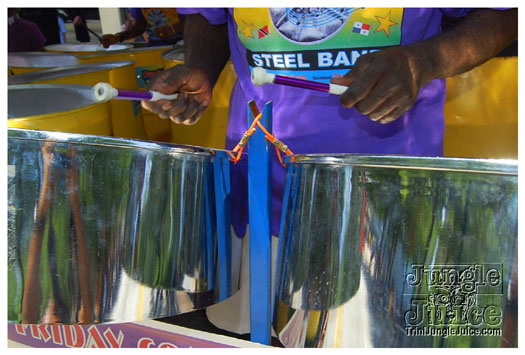 atl_carnival_parade_2011_part2-165