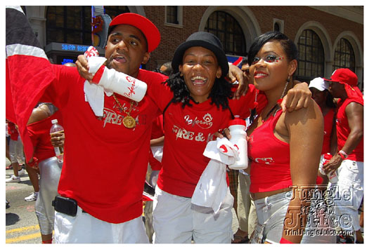 atl_carnival_parade_2011_part2-175