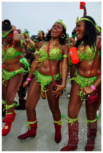 kadooment_day_2011_pt1-050