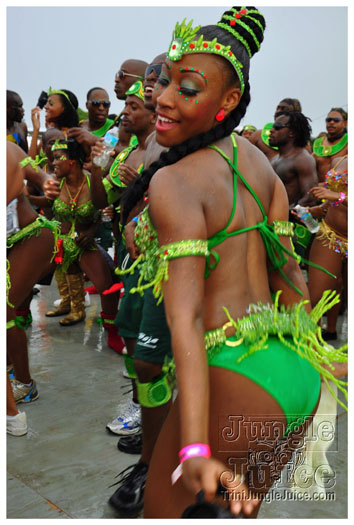 kadooment_day_2011_pt1-051
