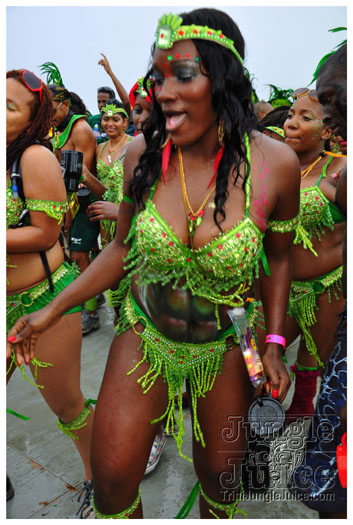 kadooment_day_2011_pt1-052