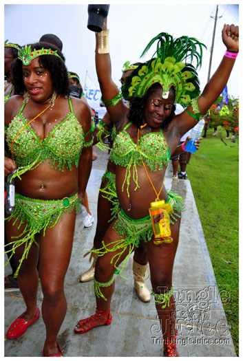 kadooment_day_2011_pt1-054