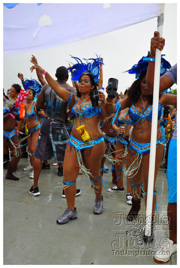 kadooment_day_2011_pt1-069
