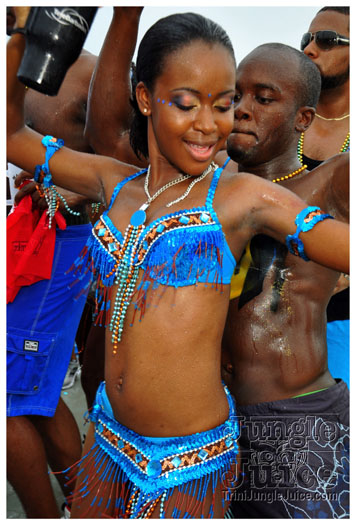 kadooment_day_2011_pt1-070