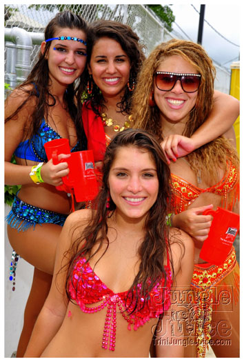 kadooment_day_2011_pt2-007