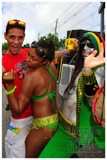 kadooment_day_2011_pt2-021