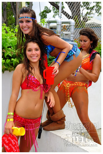 kadooment_day_2011_pt2-029