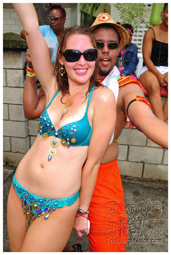 kadooment_day_2011_pt2-038