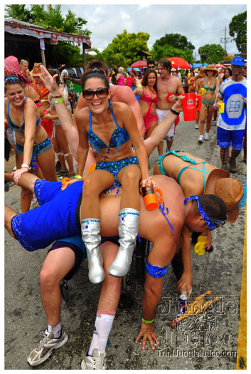 kadooment_day_2011_pt2-050