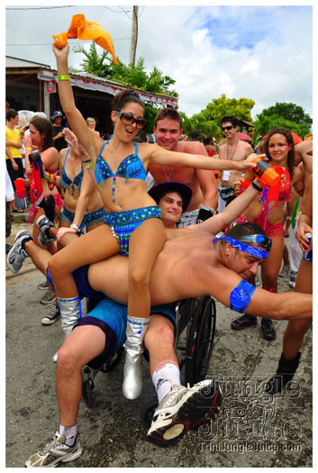 kadooment_day_2011_pt2-051