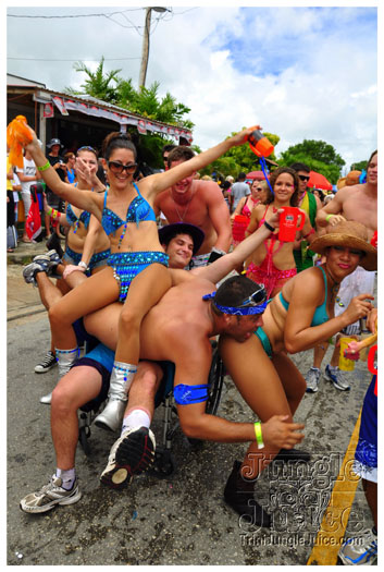 kadooment_day_2011_pt2-052