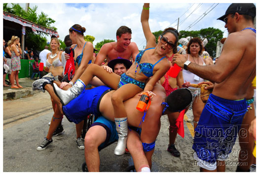 kadooment_day_2011_pt2-053