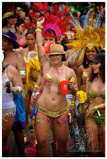 kadooment_day_2011_pt3-022