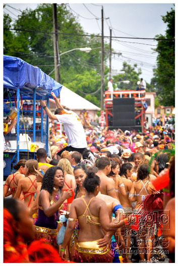 kadooment_day_2011_pt3-052
